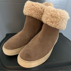 Waterproof boots for winter in beige (NEW)